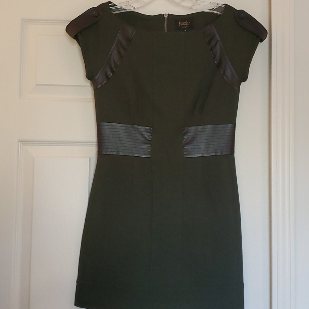 Laundry by Shelli Segal mini dress